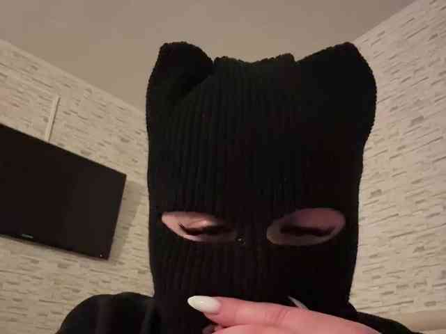 Black-Etika webcam