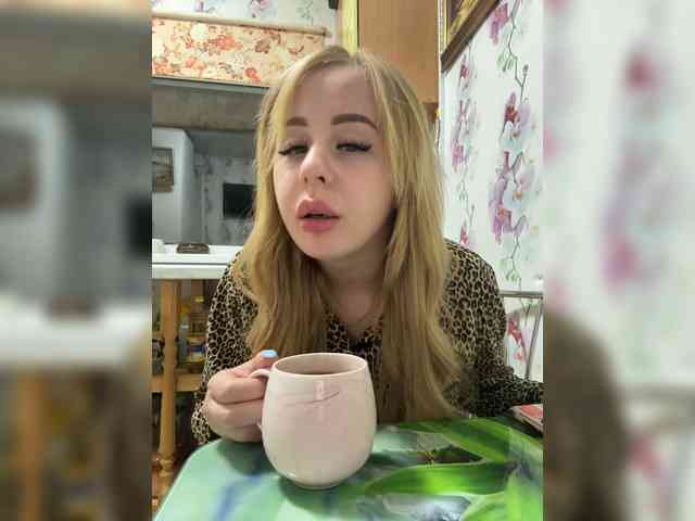 Miss-Etikaa webcam