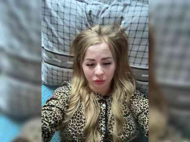 Miss-Etikaa webcam