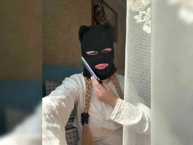 Black-Etika webcam