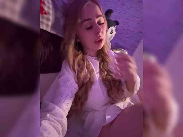 Miss-Etikaa webcam
