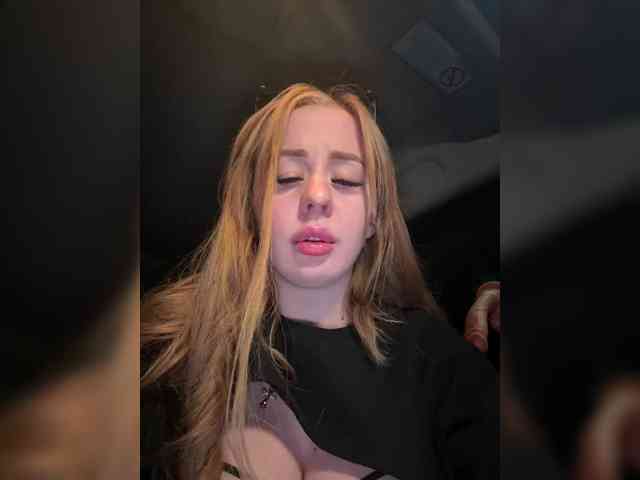 Miss-Etikaa webcam