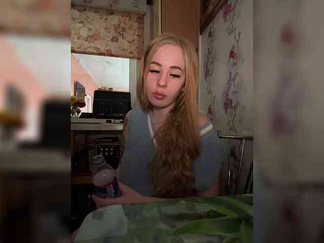 Miss-Etikaa webcam