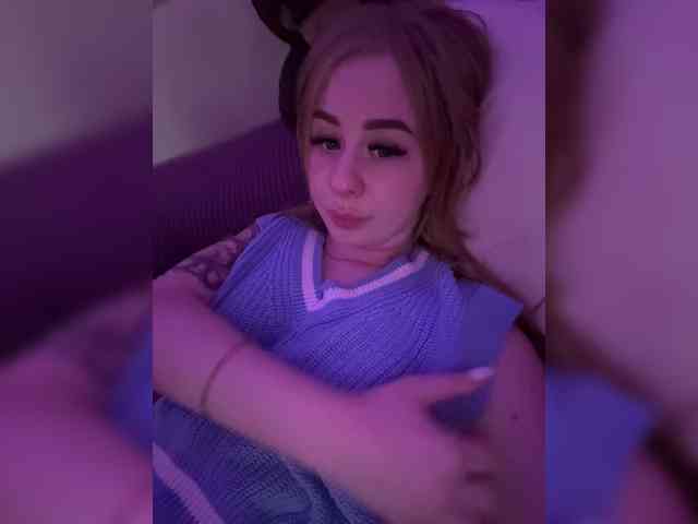 Miss-Etikaa webcam