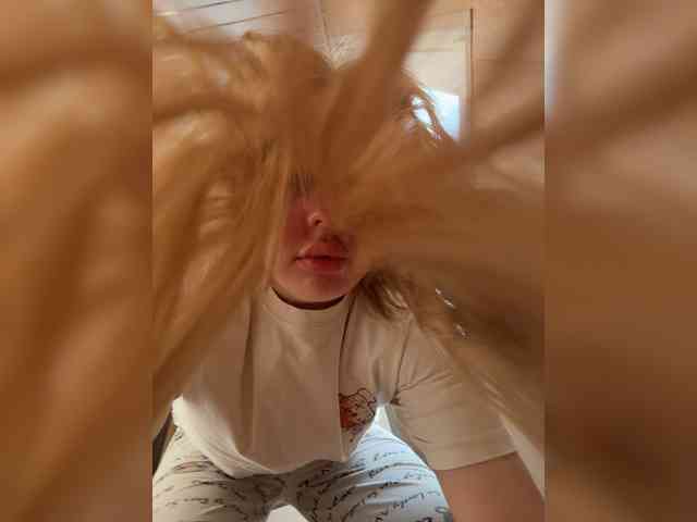 Miss-Etikaa webcam