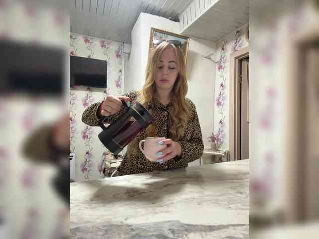 Miss-Etikaa webcam