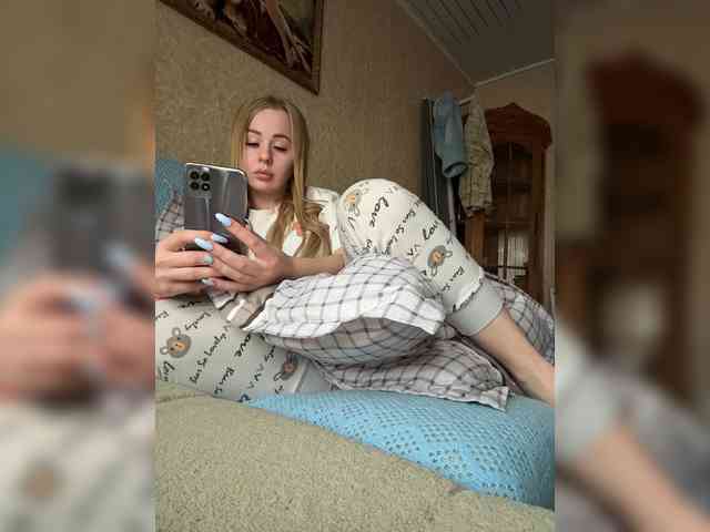 Miss-Etikaa webcam