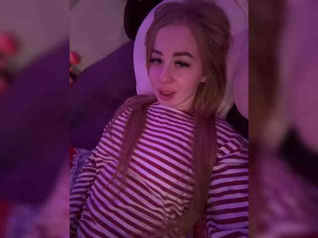 Miss-Etikaa webcam