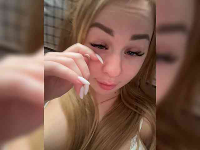 Miss-Etikaa webcam