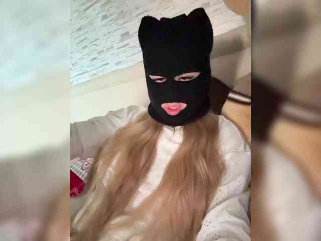 Black-Etika webcam