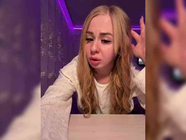 Miss-Etikaa webcam