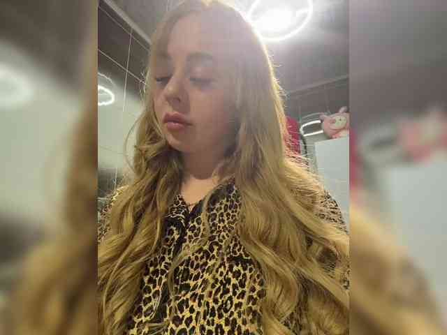 Miss-Etikaa webcam