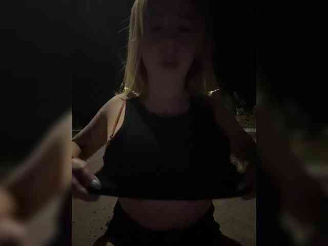Miss-Etikaa webcam