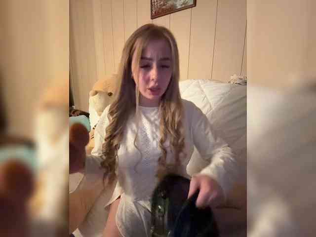 Miss-Etikaa webcam