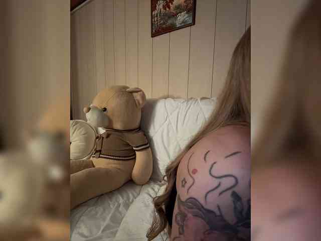 Miss-Etikaa webcam