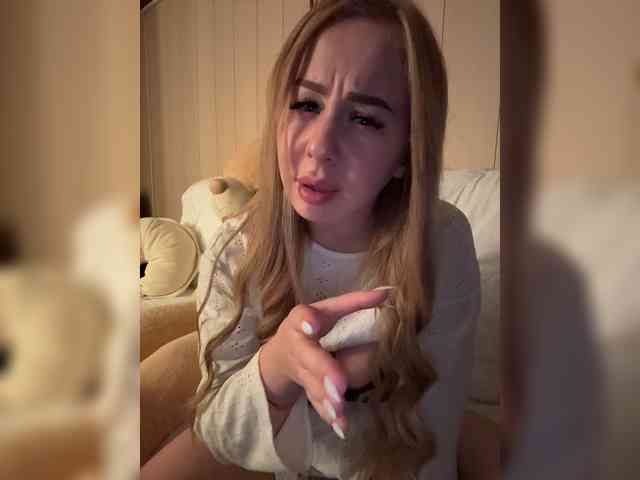 Miss-Etikaa webcam