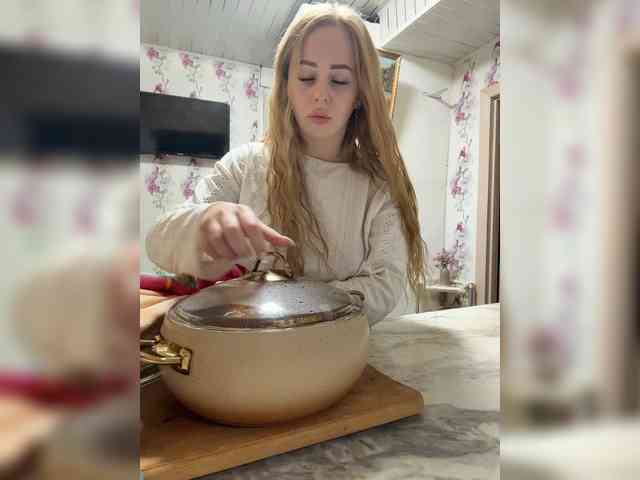 Miss-Etikaa webcam