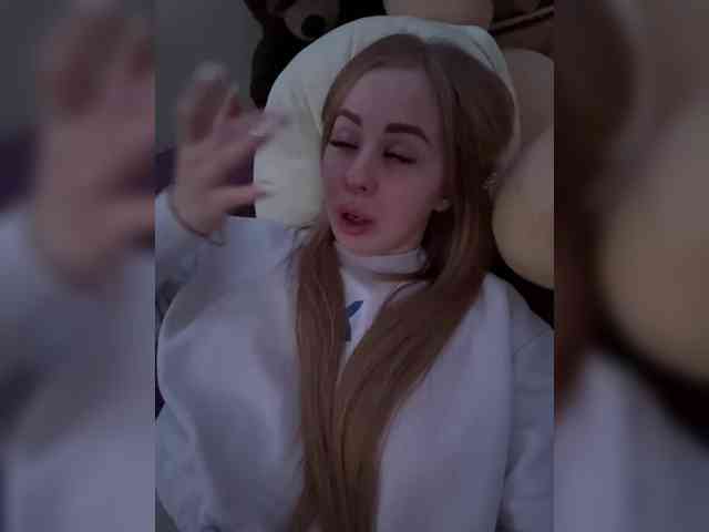 Miss-Etikaa webcam