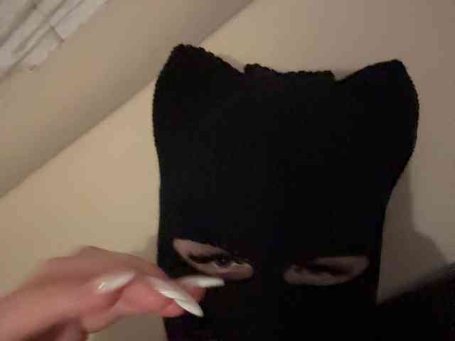Black-Etika webcam