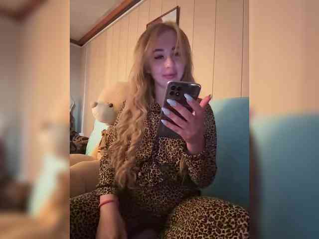 Miss-Etikaa webcam