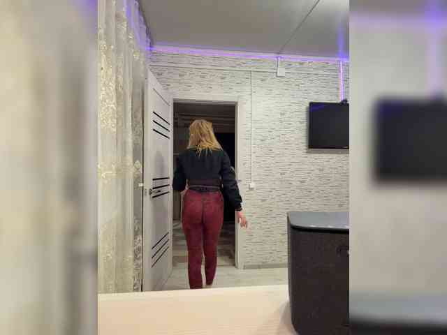 Miss-Etikaa webcam