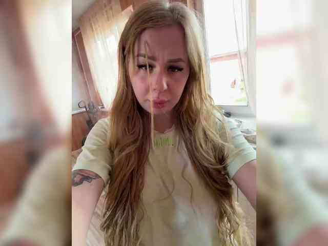 Miss-Etikaa webcam