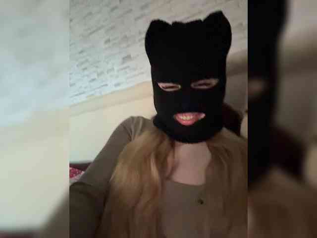 Black-Etika webcam