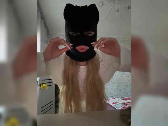 Black-Etika webcam
