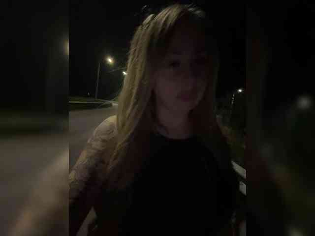 Miss-Etikaa webcam