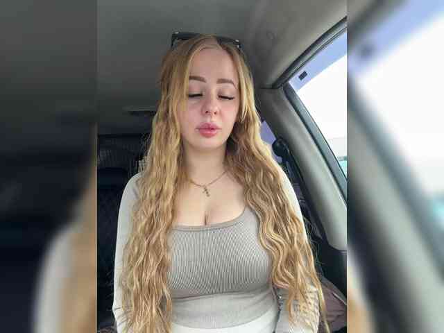 Miss-Etikaa webcam