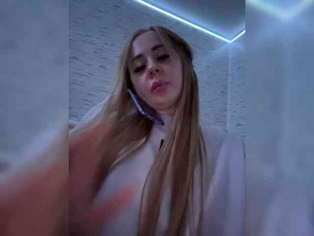 Miss-Etikaa webcam