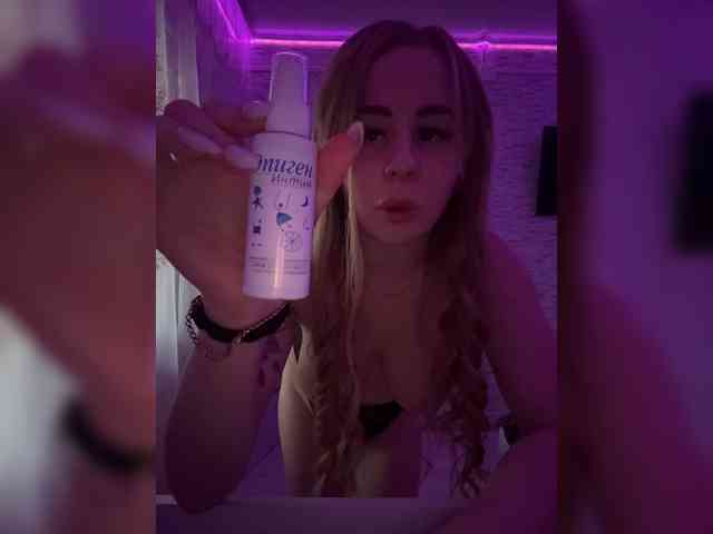 Miss-Etikaa webcam