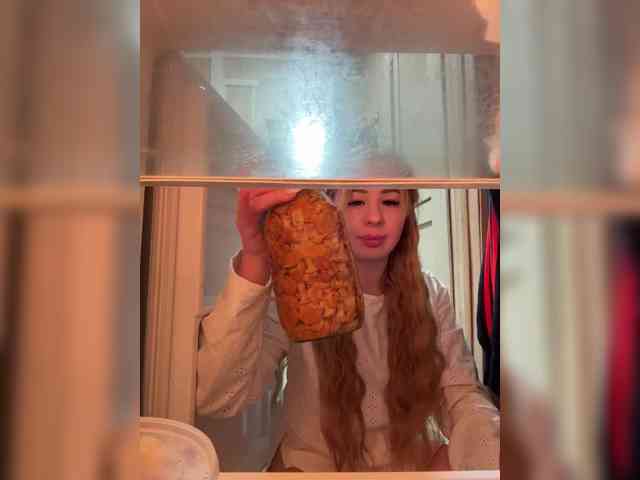 Miss-Etikaa webcam