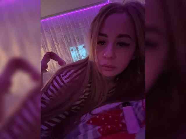 Miss-Etikaa webcam