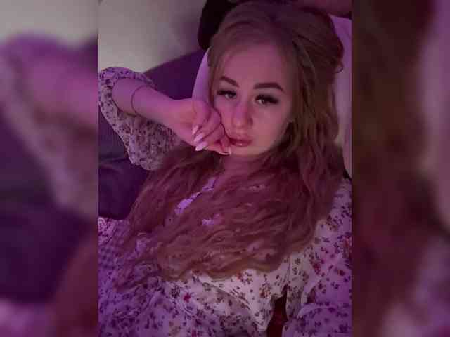 Miss-Etikaa webcam