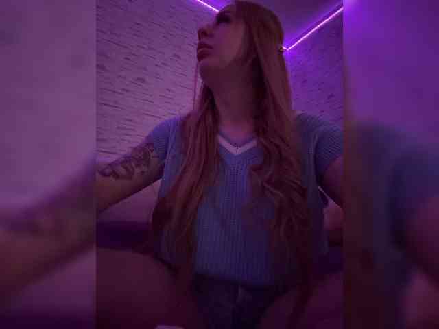 Miss-Etikaa webcam