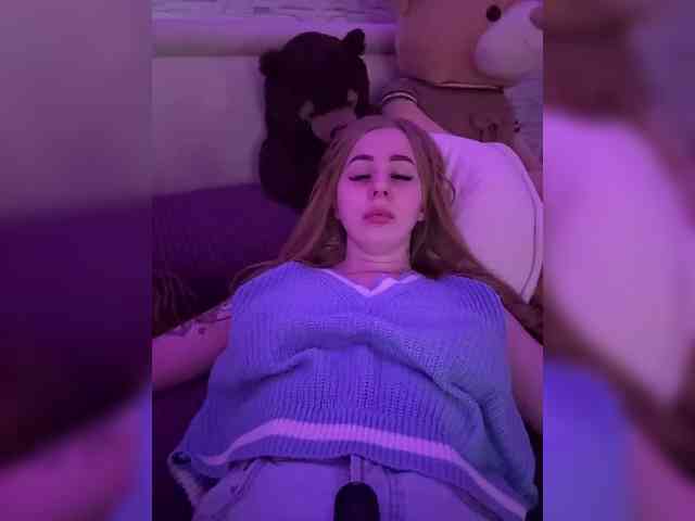Miss-Etikaa webcam