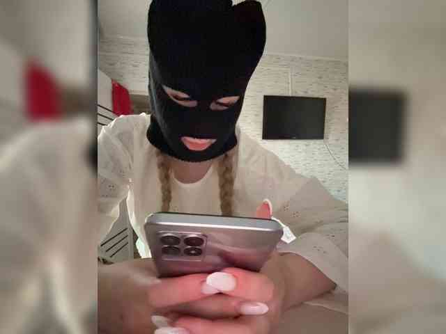 Black-Etika webcam