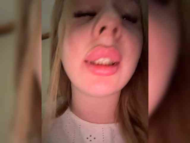Miss-Etikaa webcam