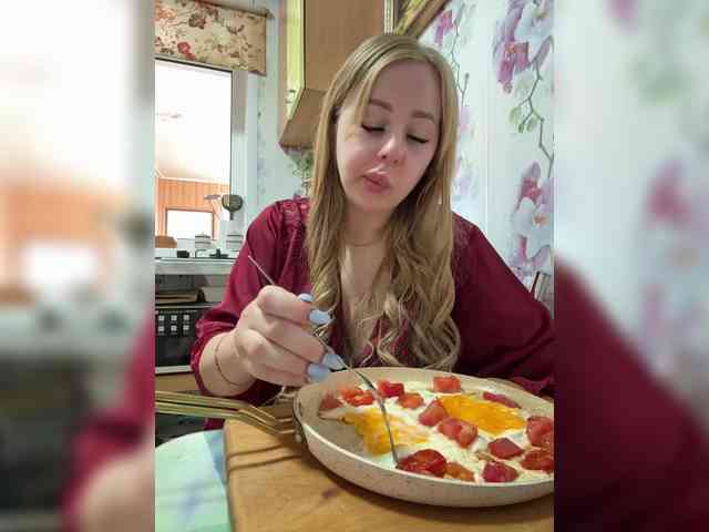 Miss-Etikaa webcam