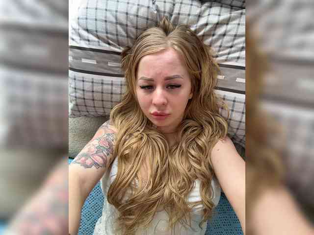 Miss-Etikaa webcam