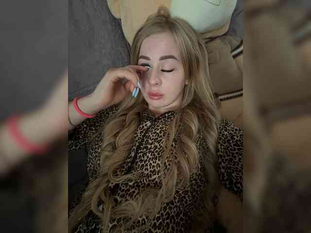 Miss-Etikaa webcam