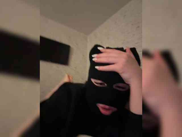 Black-Etika webcam