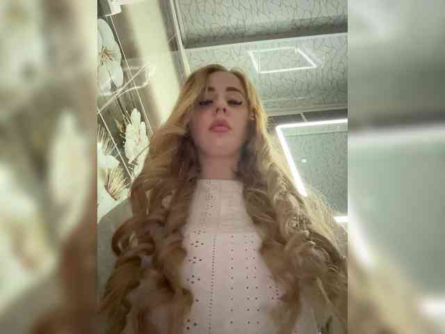 Miss-Etikaa webcam