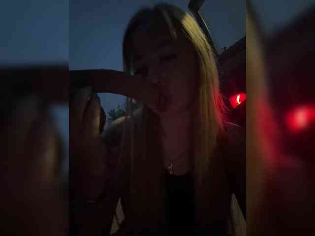 Miss-Etikaa webcam