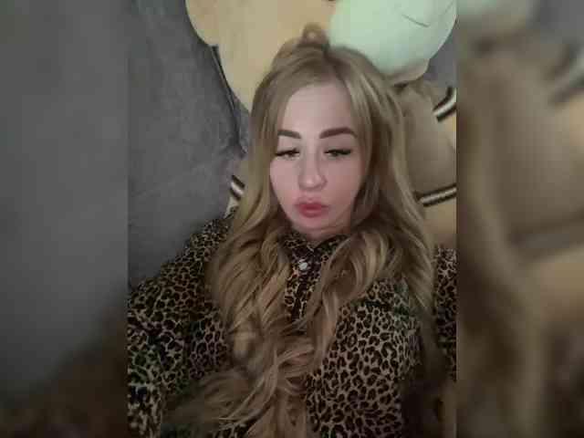 Miss-Etikaa webcam