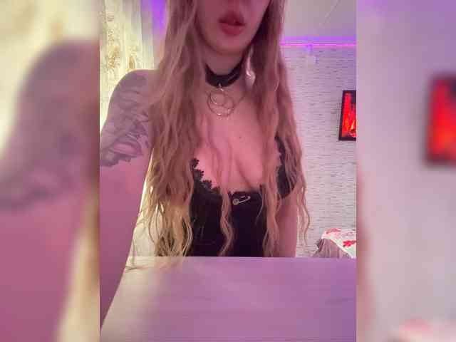 Miss-Etikaa webcam