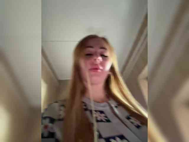 Miss-Etikaa webcam
