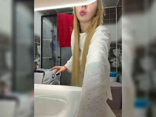 Miss-Etikaa webcam