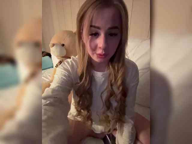 Miss-Etikaa webcam